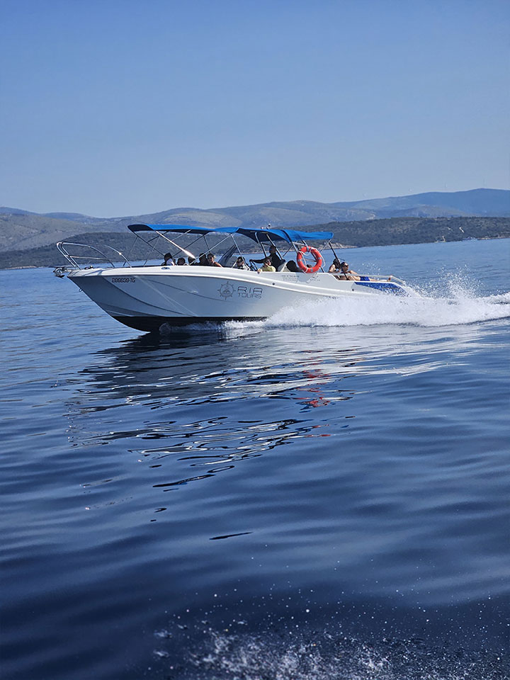 Speed boat tour by Ria Tours