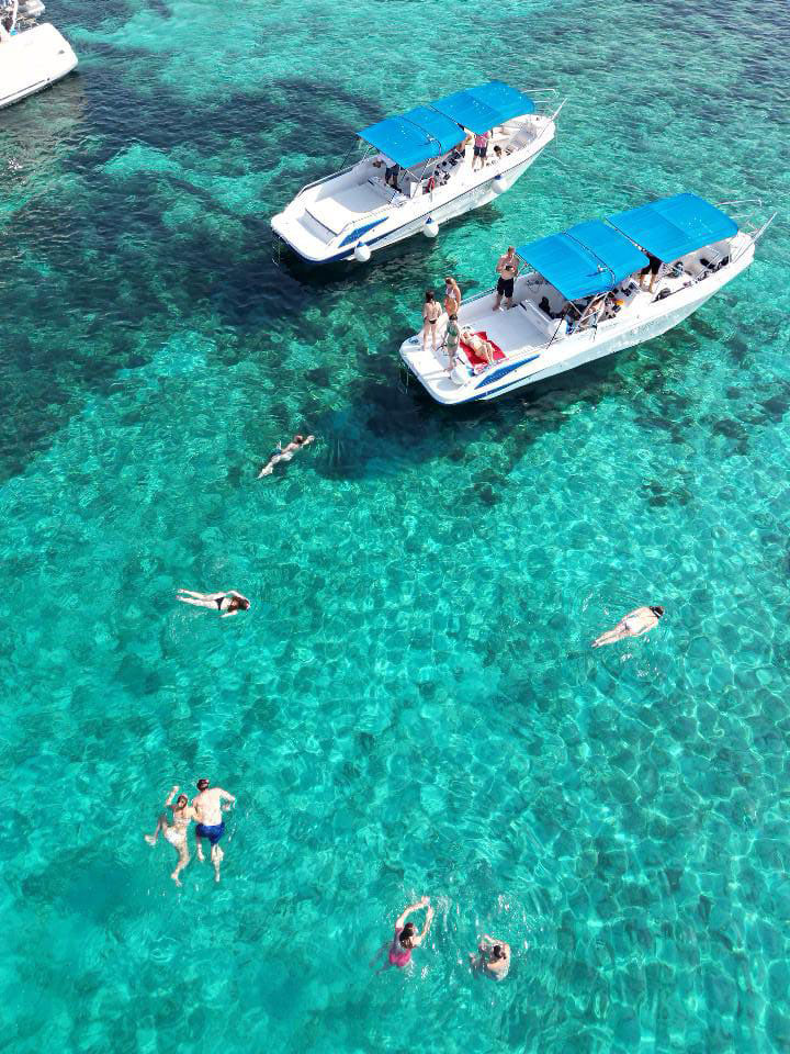 Ria Tours group trip in Split and Trogir with people swimming